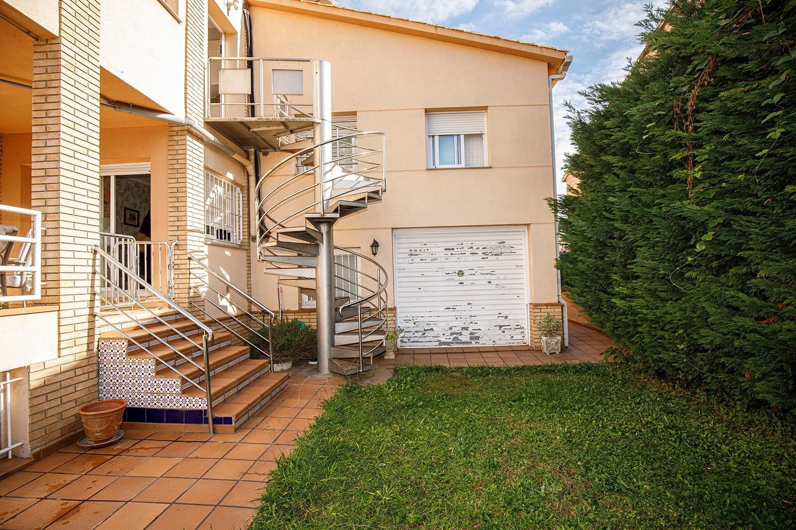 6 chambre Villa/Maison à vendre à Quart avec piscine garage - 675 000 € (Ref: 9483980)