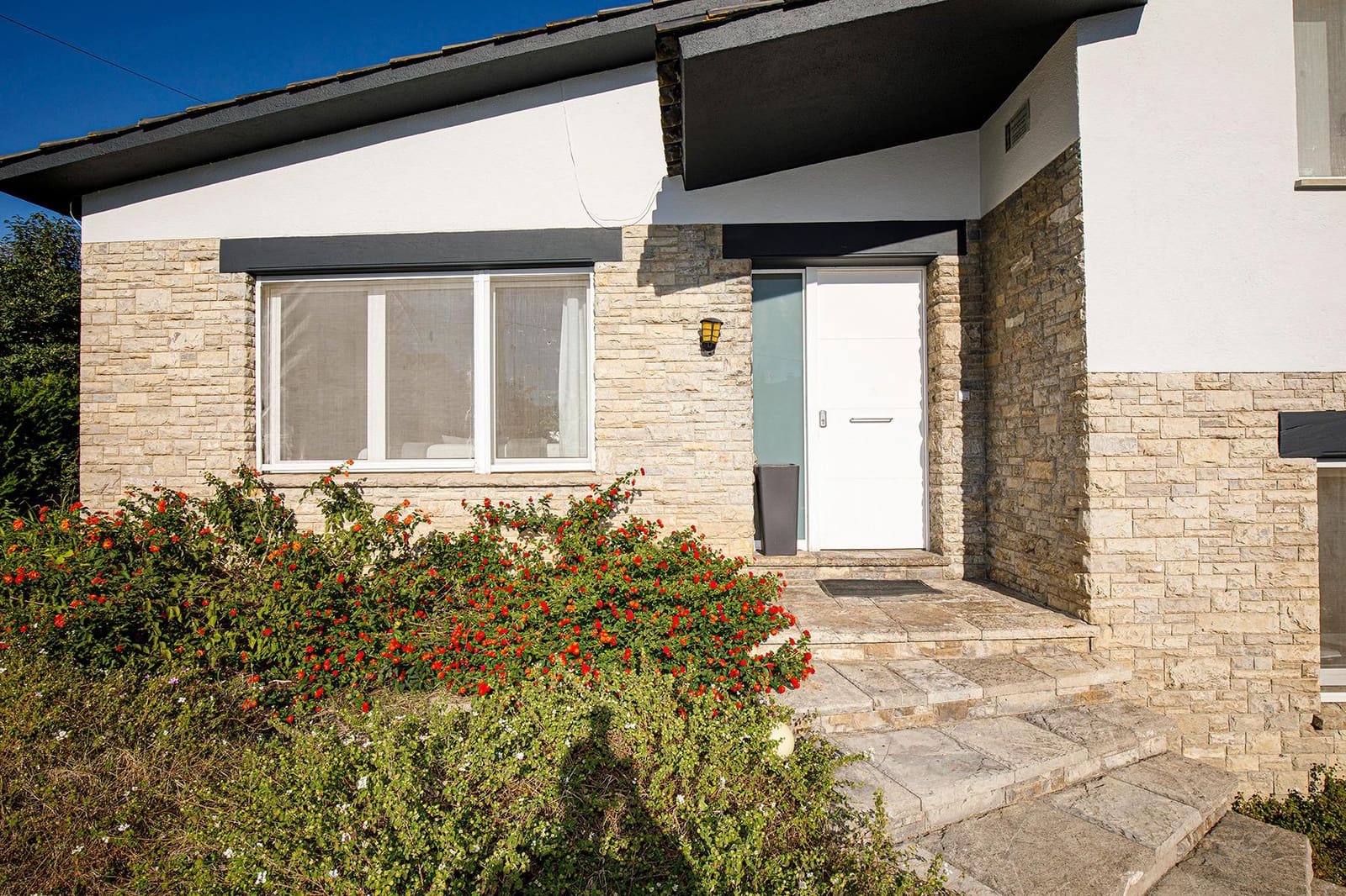 4 soverom Villa til salgs i Banyoles med svømmebasseng garasje - € 750 000 (Ref: 9483983)