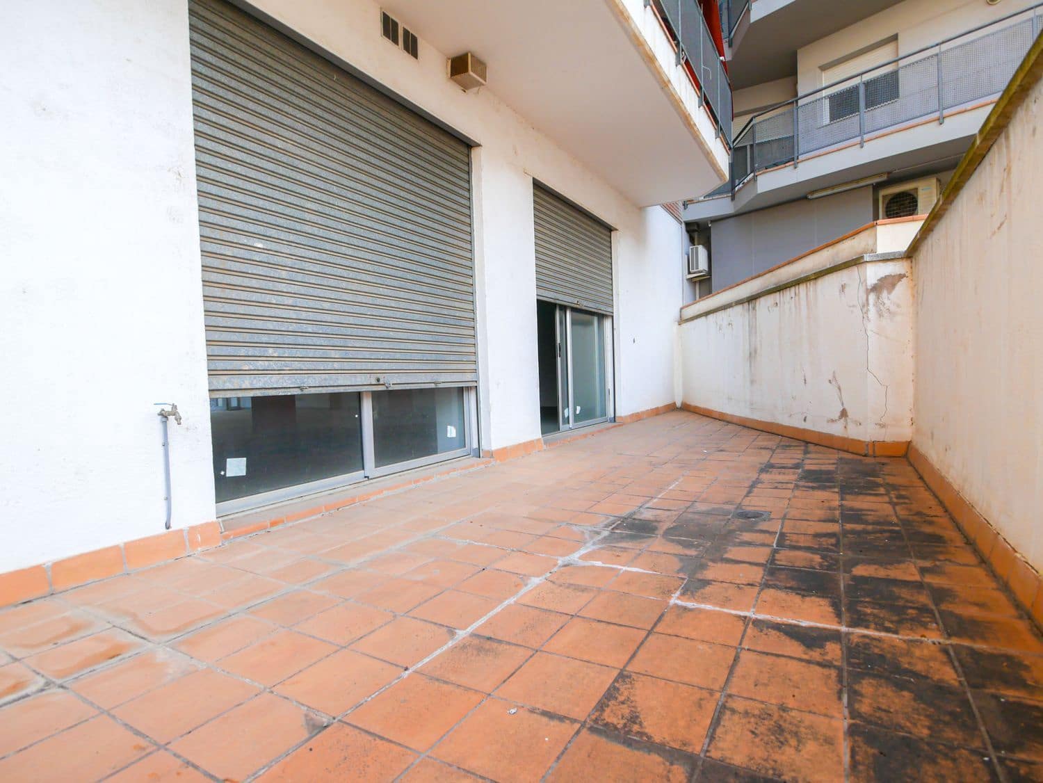 Erhverv til salg i Girona by - € 165.000 (Ref: 9483987)