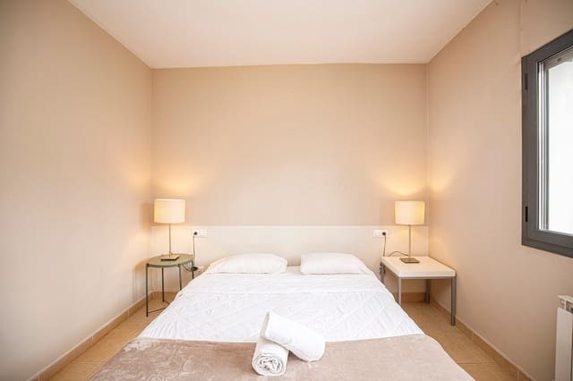 2 slaapkamer Appartement te huur in Gerona stad - € 1.600 (Ref: 9483988)