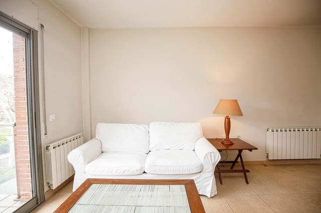 2 slaapkamer Appartement te huur in Gerona stad - € 1.600 (Ref: 9483988)