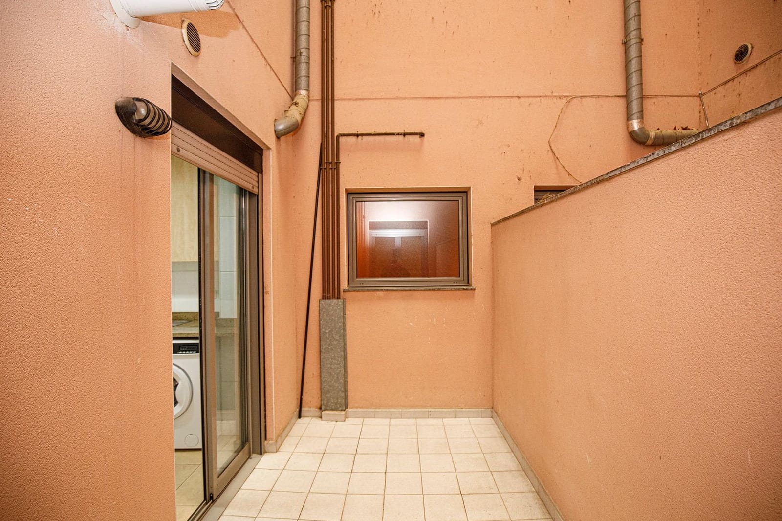 2 bedroom Apartment for rent in Girona city - € 1,600 (Ref: 9483988)