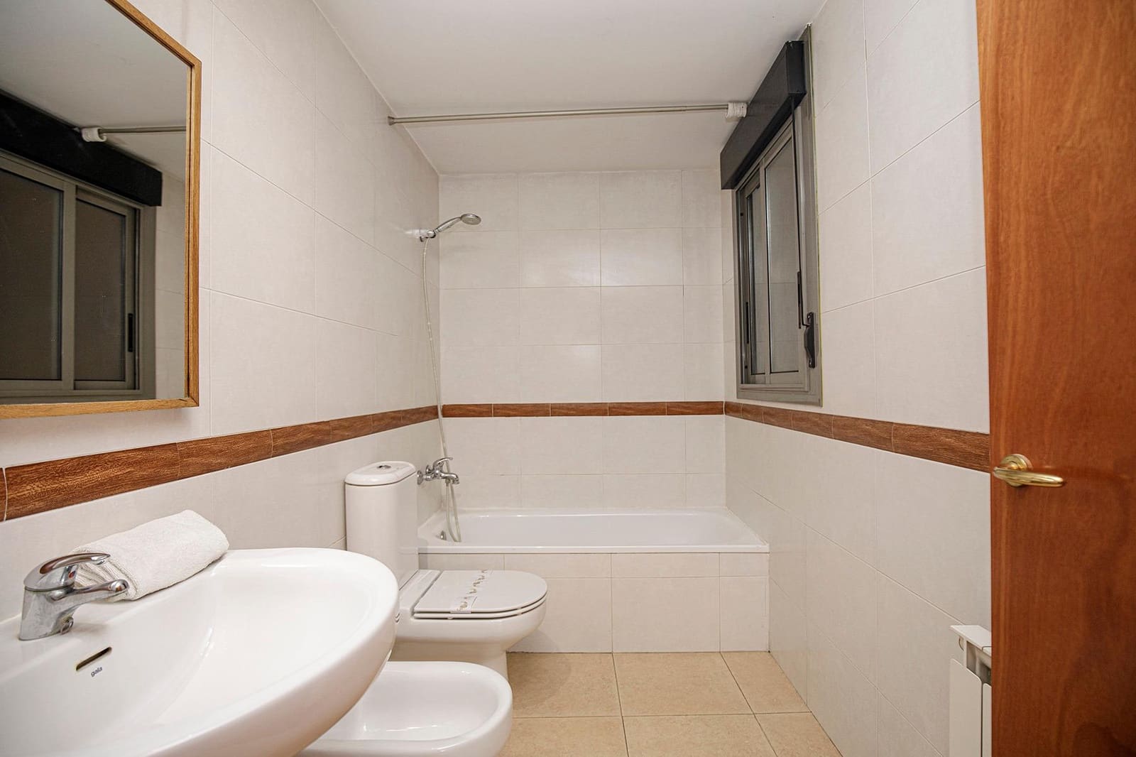 2 bedroom Apartment for rent in Girona city - € 1,600 (Ref: 9483988)