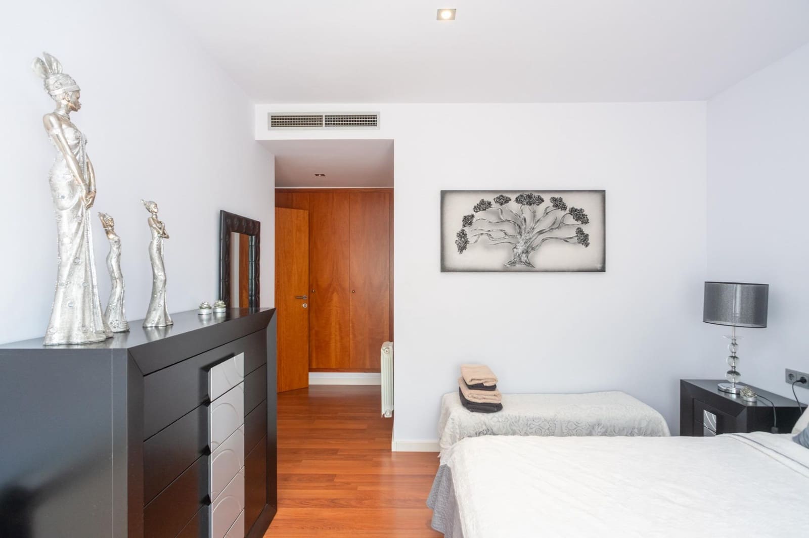 5 bedroom Villa for rent in Girona city with pool garage - € 5,000 (Ref: 9483989)