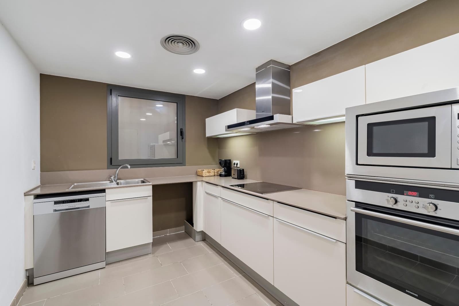 3 bedroom Apartment for rent in Girona city - € 1,800 (Ref: 9483990)