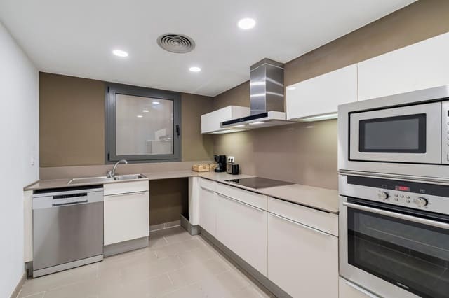 3 sypialnia Apartament do wynajęcia w Miasto Girona - 1 800 € (Ref: 9483990)