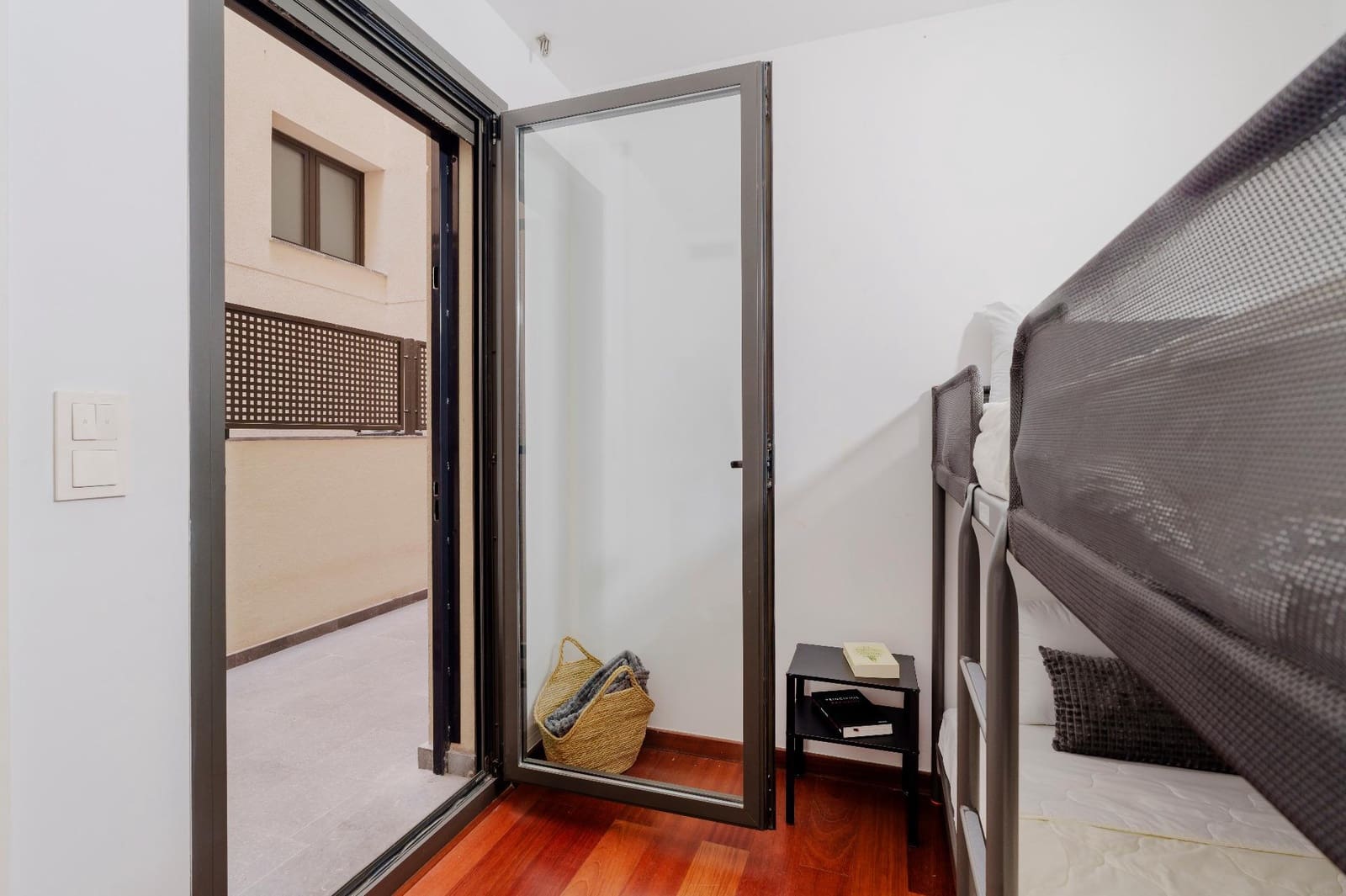 3 bedroom Apartment for rent in Girona city - € 1,800 (Ref: 9483990)