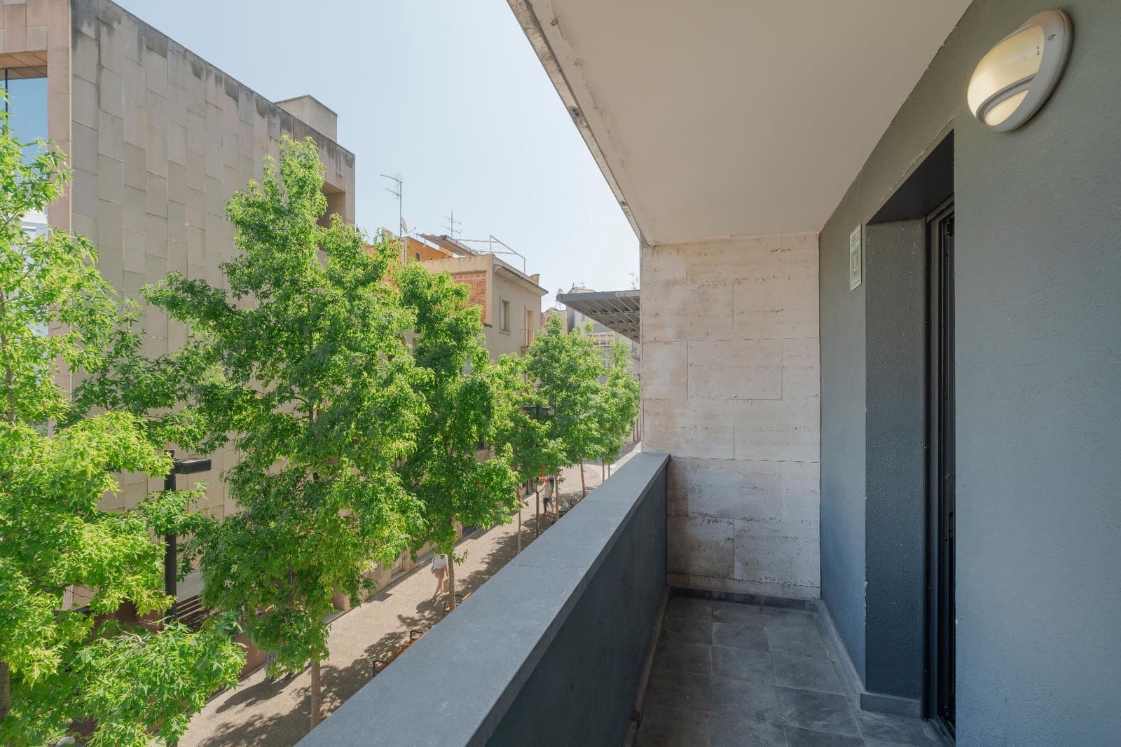 3 bedroom Apartment for rent in Girona city - € 1,800 (Ref: 9483990)