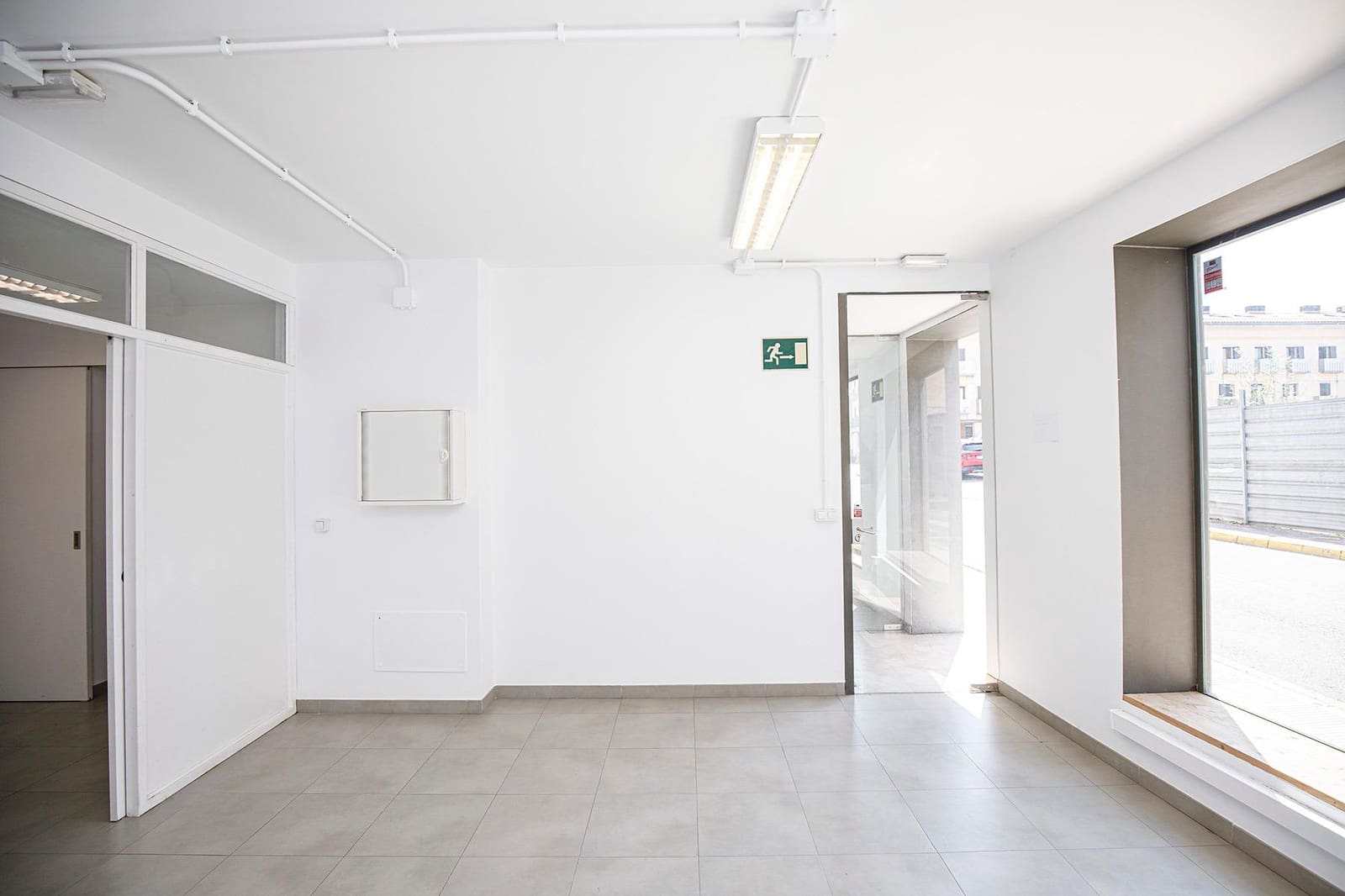 2 bedroom Commercial for rent in Fornells de la Selva - € 650 (Ref: 9483991)