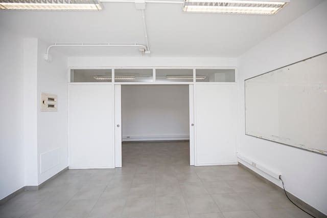 2 bedroom Commercial for rent in Fornells de la Selva - € 650 (Ref: 9483991)