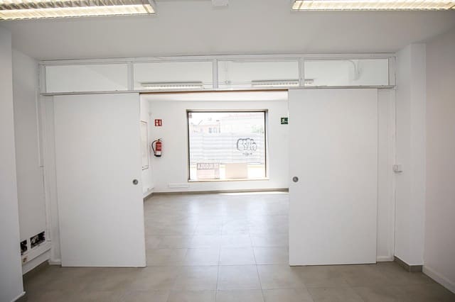 2 bedroom Commercial for rent in Fornells de la Selva - € 650 (Ref: 9483991)