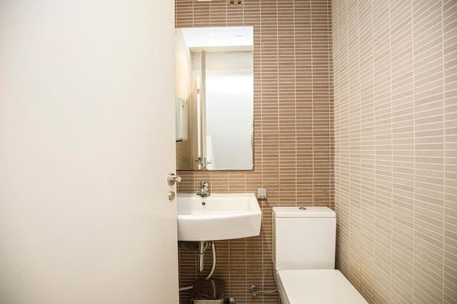 2 bedroom Commercial for rent in Fornells de la Selva - € 650 (Ref: 9483991)