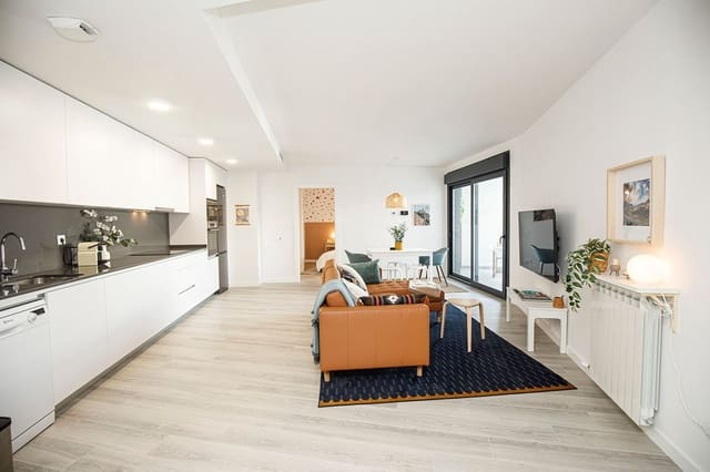 3 quarto Apartamento para arrendar em Girona cidade com piscina - 2 200 € (Ref: 9483992)