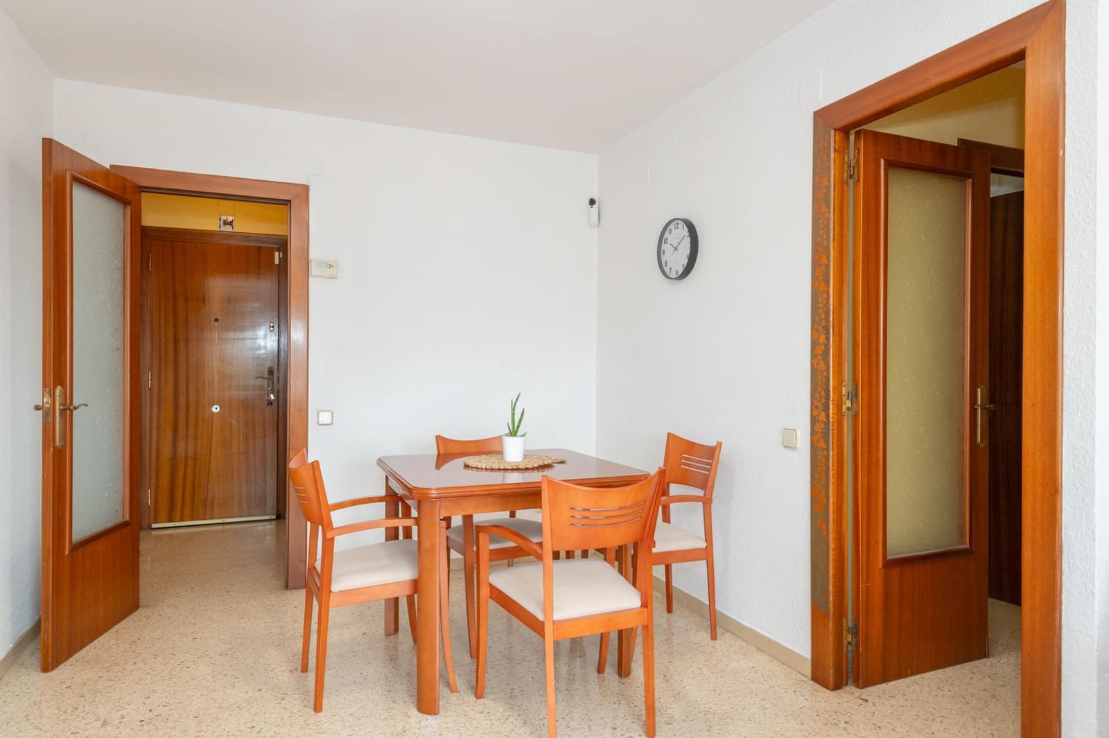 3 bedroom Apartment for rent in Girona city with garage - € 900 (Ref: 9483993)