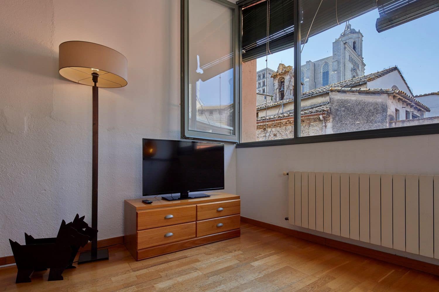 2 bedroom Flat for rent in Girona city - € 1,800 (Ref: 9483994)
