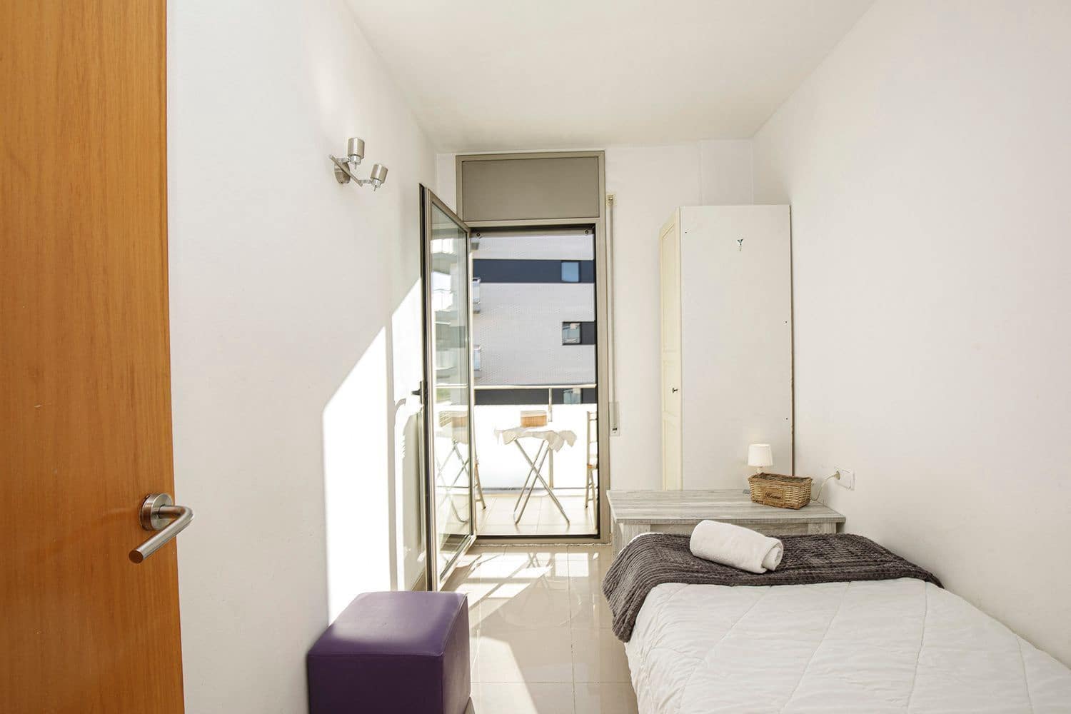 2 bedroom Flat for rent in Girona city with garage - € 1,500 (Ref: 9483995)