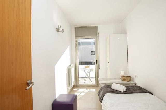 2 slaapkamer Flat te huur in Gerona stad met garage - € 1.500 (Ref: 9483995)