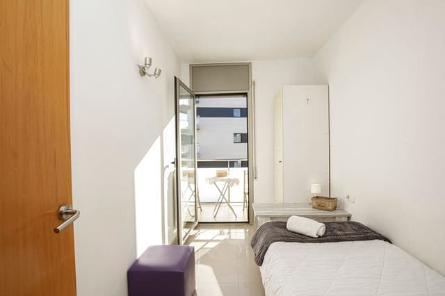 2 slaapkamer Flat te huur in Gerona stad met garage - € 1.500 (Ref: 9483995)