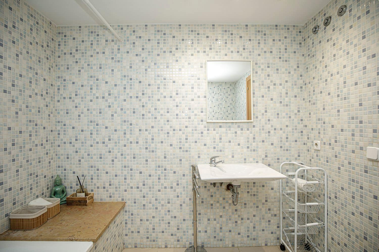 2 bedroom Flat for rent in Girona city with garage - € 1,500 (Ref: 9483995)