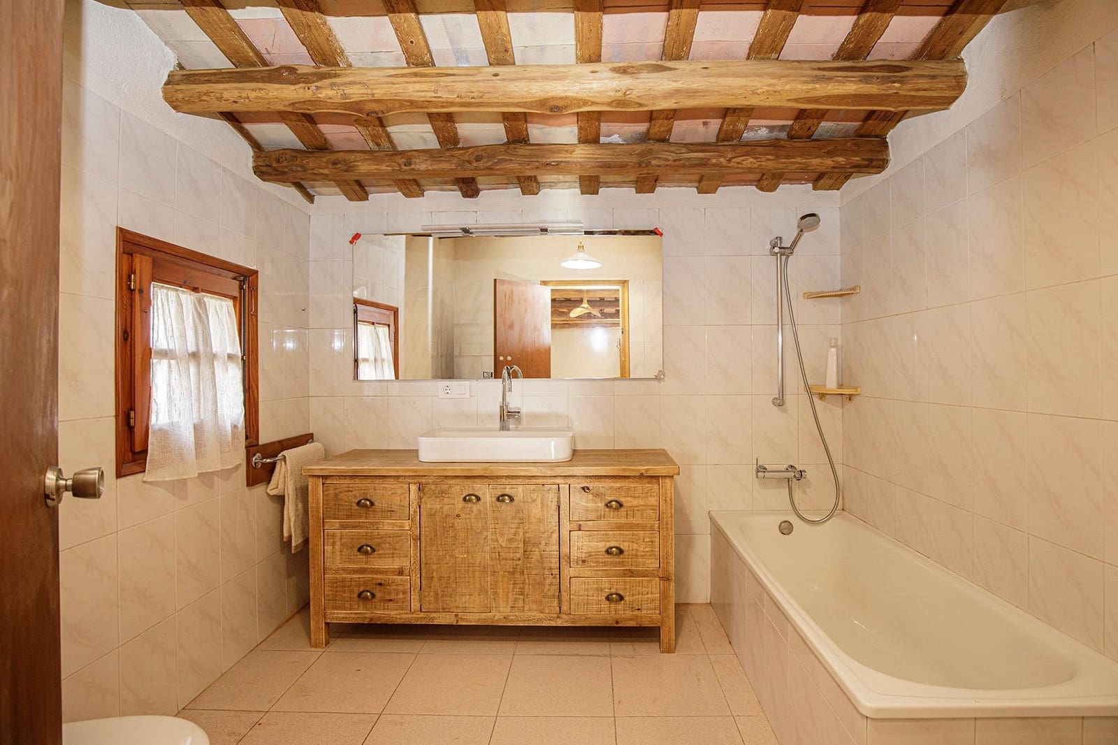 Finca/Casa Rural de 5 habitaciones en Vilobí d'Onyar en alquiler con garaje - 1.900 € (Ref: 9488402)