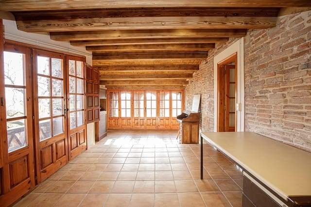 Finca/Casa Rural de 5 habitaciones en Vilobí d'Onyar en alquiler con garaje - 1.900 € (Ref: 9488402)