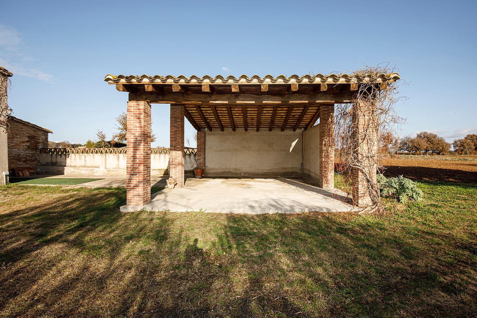 Finca/Casa Rural de 5 habitaciones en Vilobí d'Onyar en alquiler con garaje - 1.900 € (Ref: 9488402)