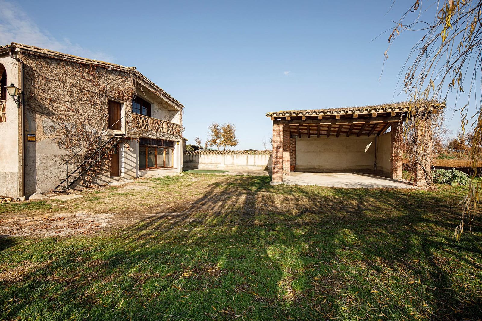 Finca/Casa Rural de 5 habitaciones en Vilobí d'Onyar en alquiler con garaje - 1.900 € (Ref: 9488402)
