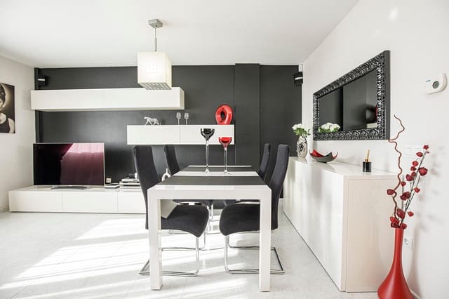 4 sypialnia Dom szeregowy na sprzedaż w Sarrià de Ter z garażem - 449 000 € (Ref: 9502587)