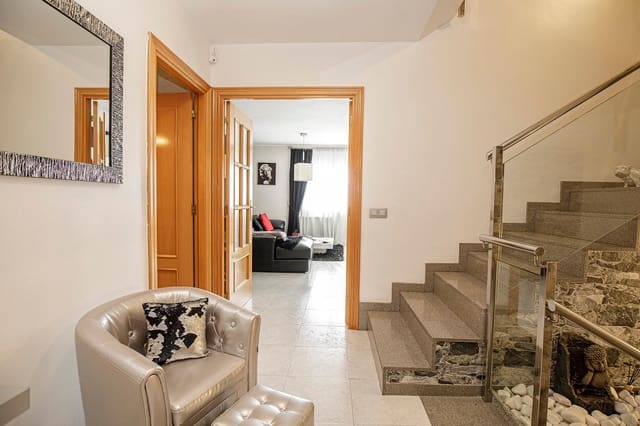 4 sypialnia Dom szeregowy na sprzedaż w Sarrià de Ter z garażem - 449 000 € (Ref: 9502587)