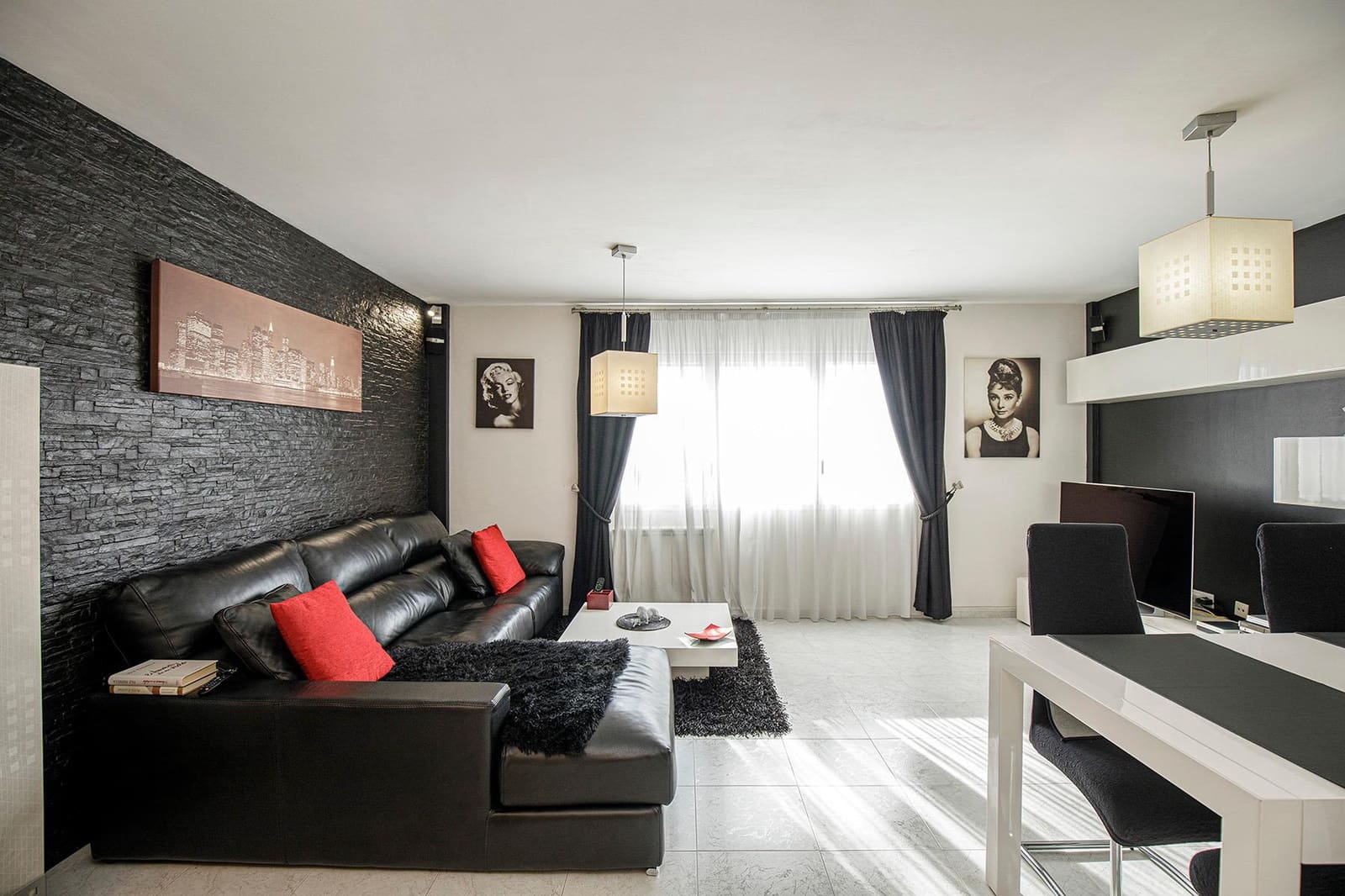 4 sypialnia Dom szeregowy na sprzedaż w Sarria de Ter z garażem - 449 000 € (Ref: 9502587)