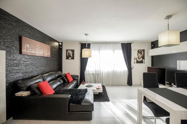 4 sypialnia Dom szeregowy na sprzedaż w Sarrià de Ter z garażem - 449 000 € (Ref: 9502587)