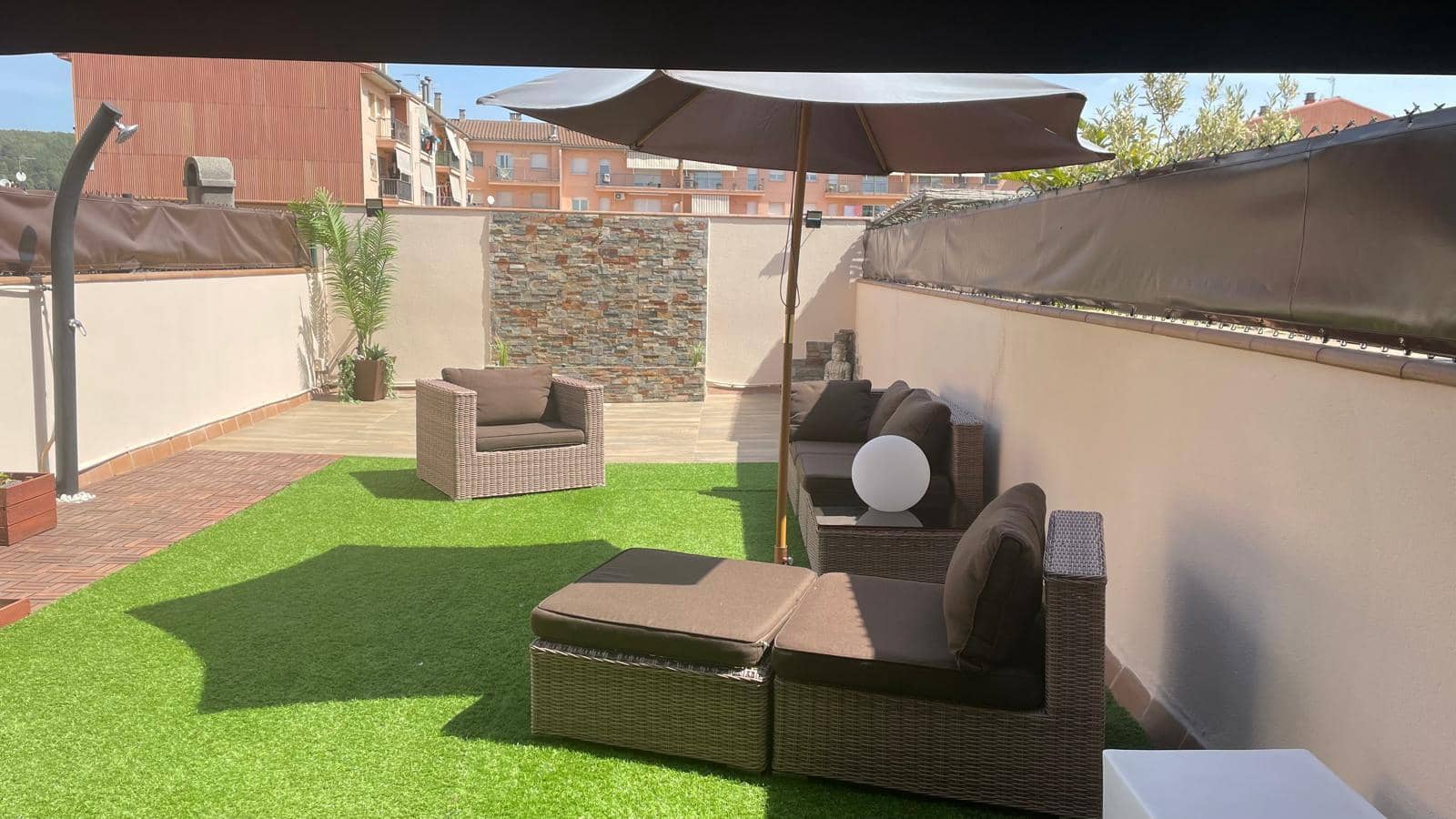 4 sypialnia Dom szeregowy na sprzedaż w Sarria de Ter z garażem - 449 000 € (Ref: 9502587)