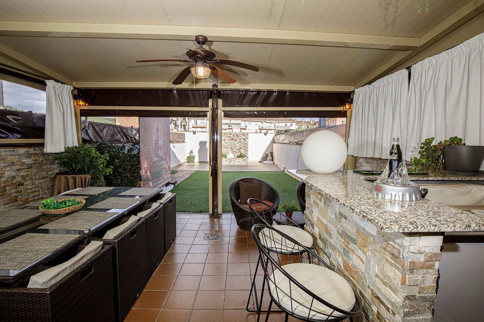 4 sypialnia Dom szeregowy na sprzedaż w Sarria de Ter z garażem - 449 000 € (Ref: 9502587)