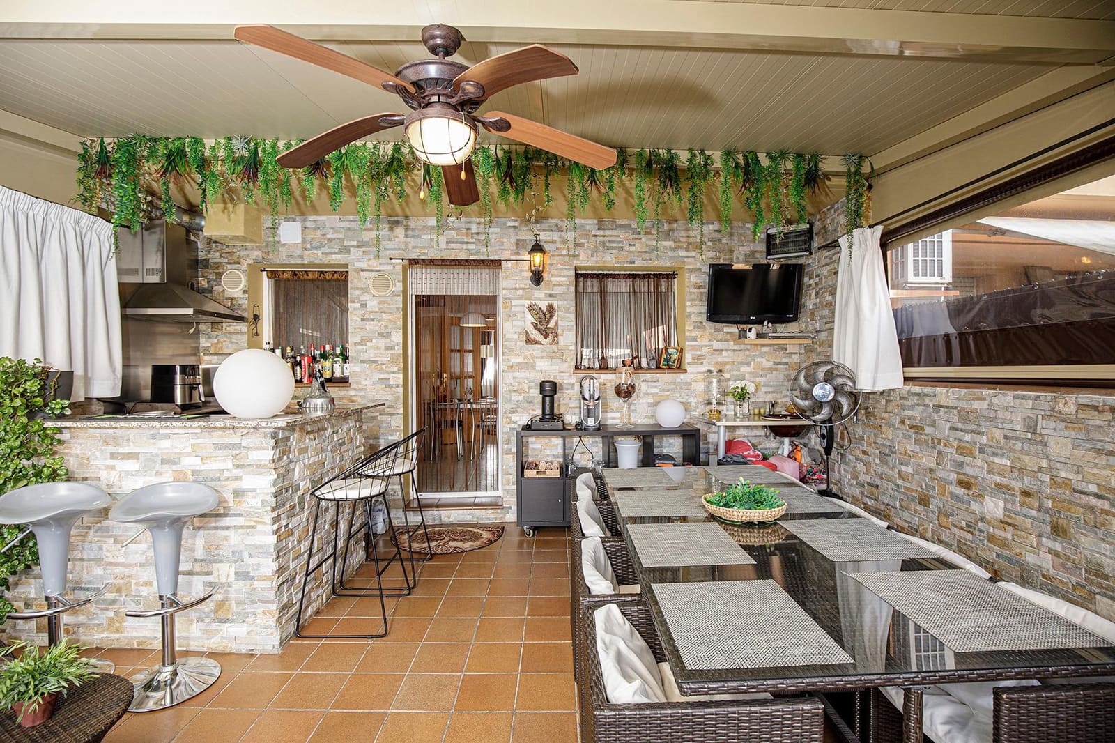 4 sypialnia Dom szeregowy na sprzedaż w Sarria de Ter z garażem - 449 000 € (Ref: 9502587)