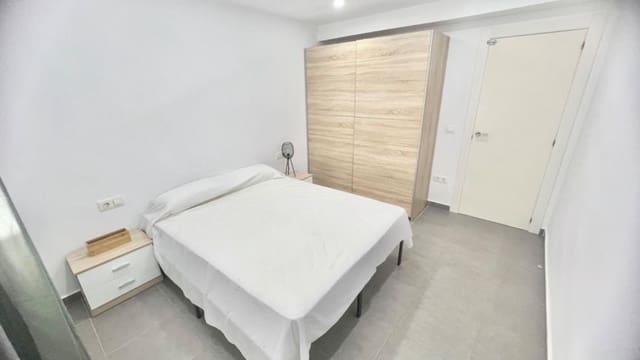 3 bedroom Apartment for sale in Nou Moles, Valencia city - € 320,000 (Ref: 9084305)