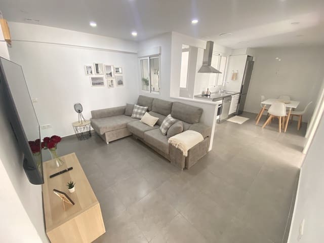 3 bedroom Apartment for sale in Nou Moles, Valencia city - € 320,000 (Ref: 9084305)