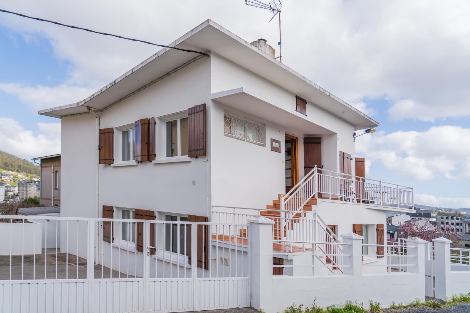 7 soverom Villa til salgs i Viveiro med garasje - € 260 000 (Ref: 9096693)