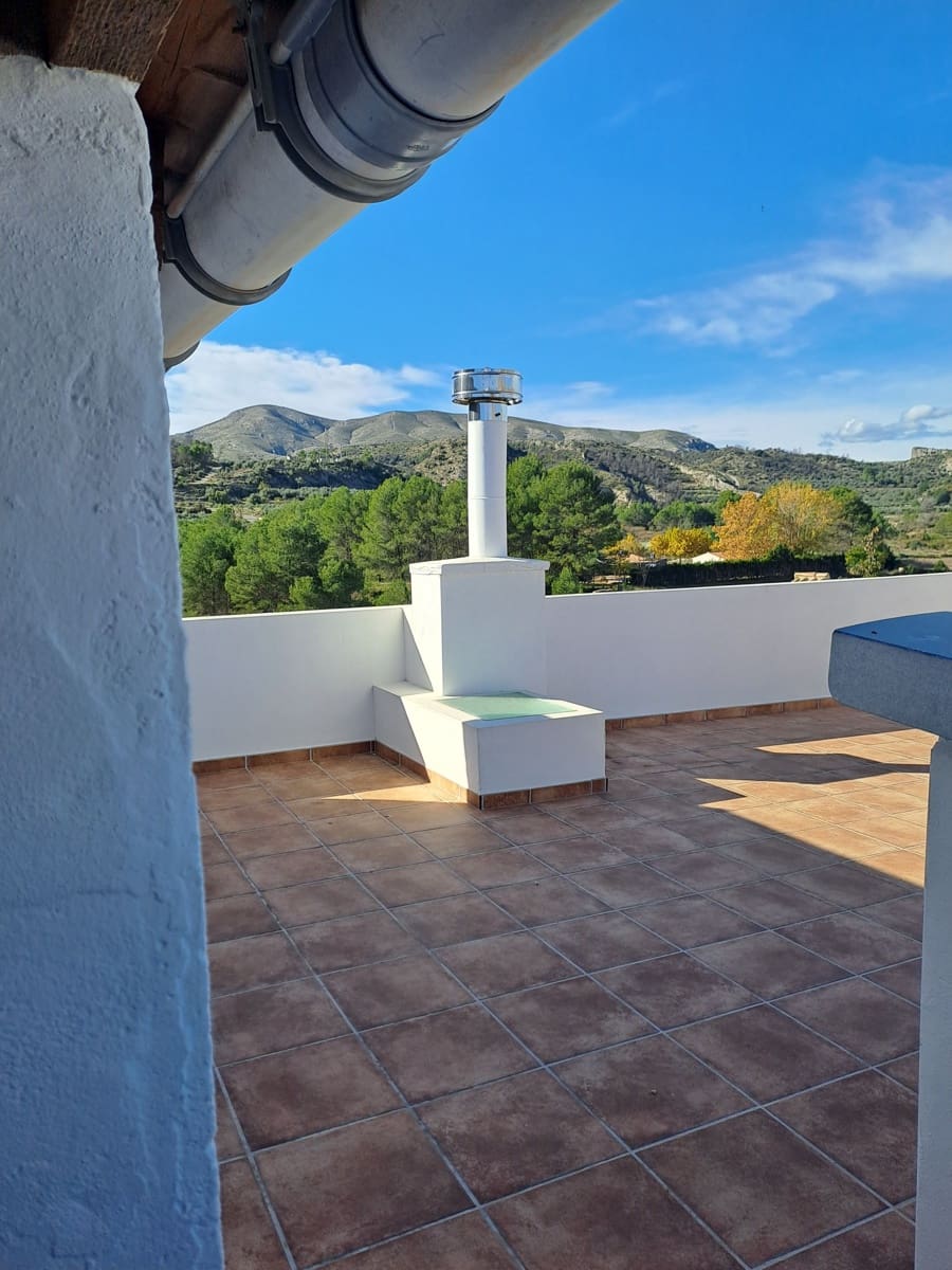 6 bedroom Finca/Country House for sale in Vall de Gallinera with garage - € 225,000 (Ref: 9819751)