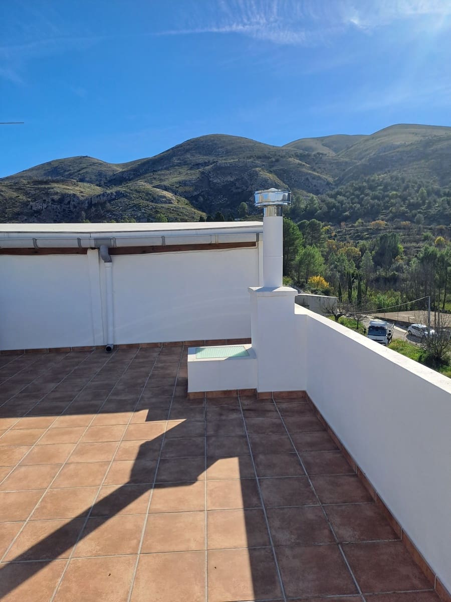 6 bedroom Finca/Country House for sale in Vall de Gallinera with garage - € 225,000 (Ref: 9819751)
