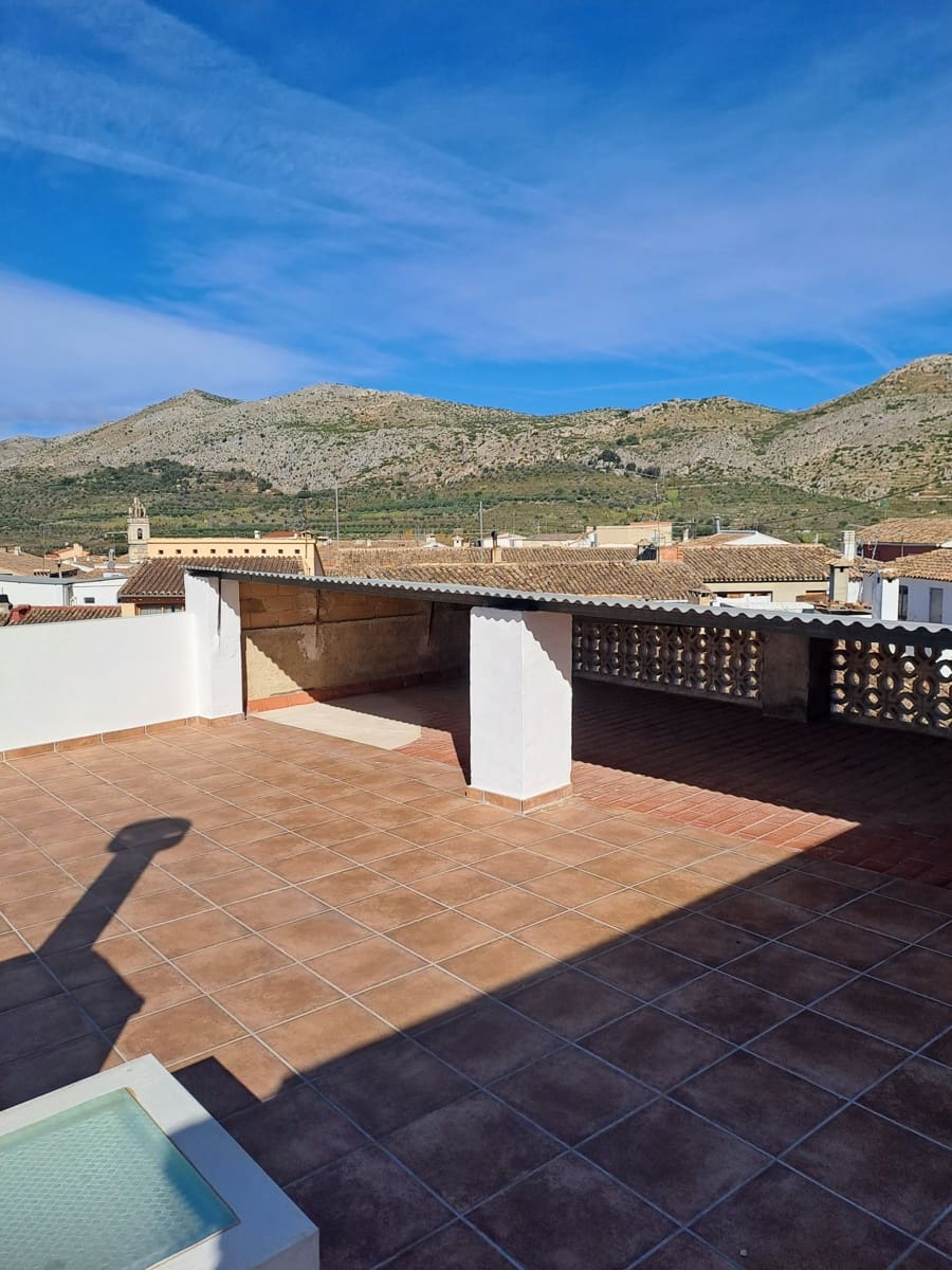6 bedroom Finca/Country House for sale in Vall de Gallinera with garage - € 225,000 (Ref: 9819751)