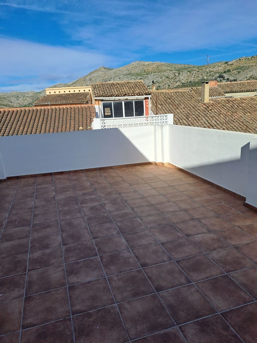 6 bedroom Finca/Country House for sale in Vall de Gallinera with garage - € 225,000 (Ref: 9819751)