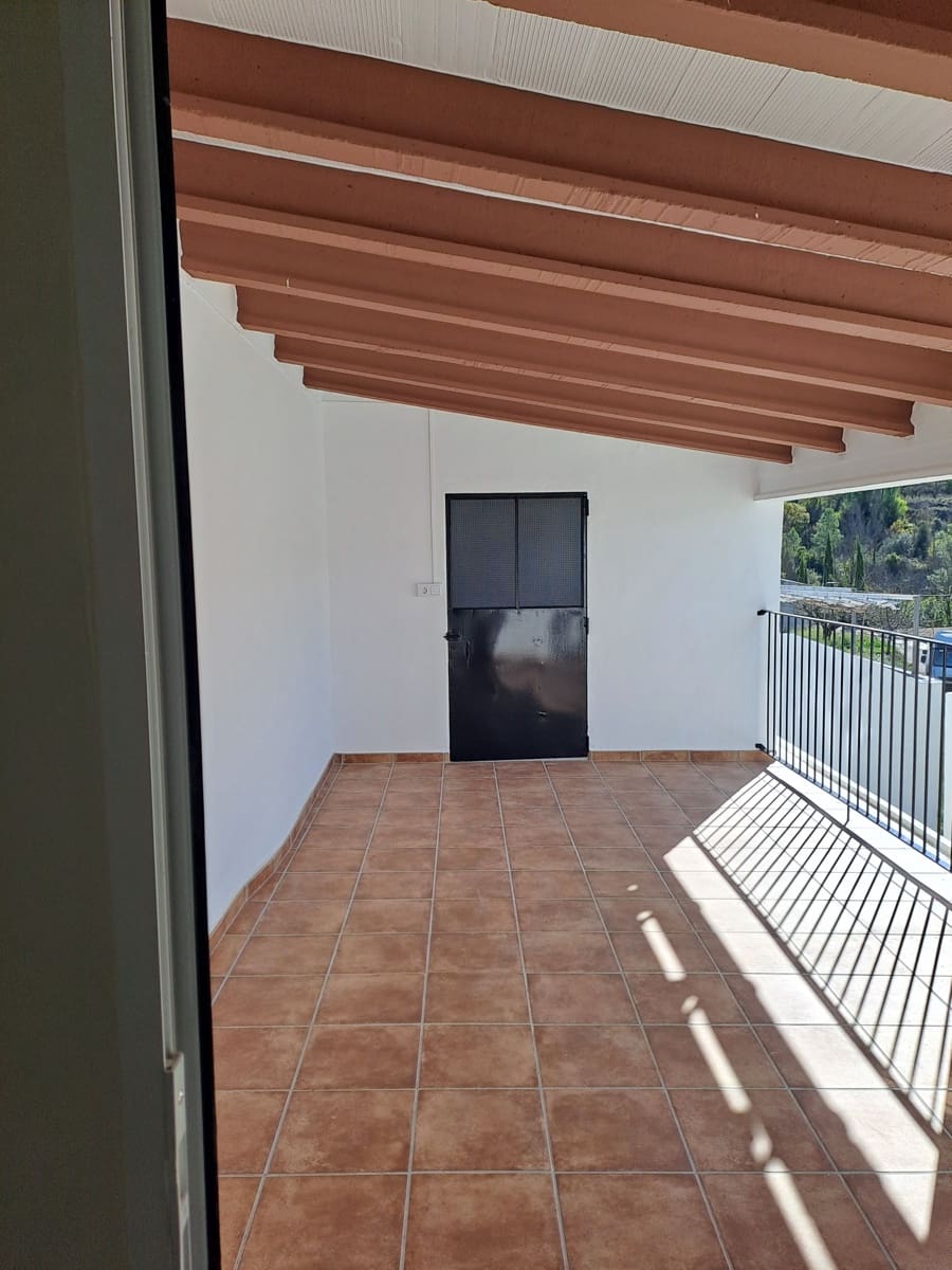 6 bedroom Finca/Country House for sale in Vall de Gallinera with garage - € 225,000 (Ref: 9819751)