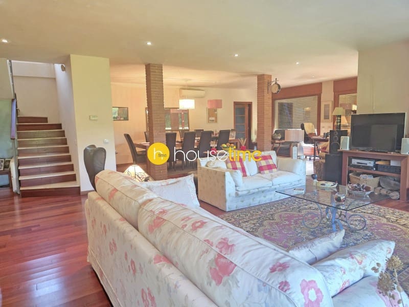 Chalet de 4 habitaciones en Arenys de Munt en venta con garaje - 625.000 € (Ref: 10061960)