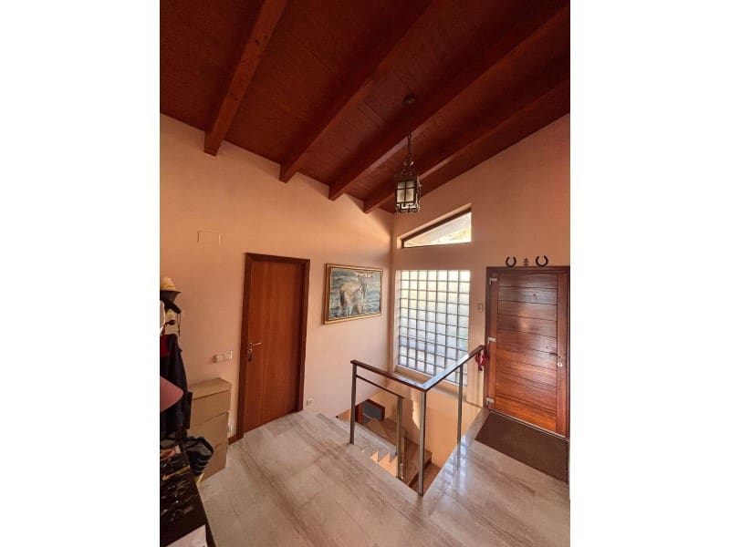 Chalet de 4 habitaciones en Arenys de Munt en venta con garaje - 625.000 € (Ref: 10061960)