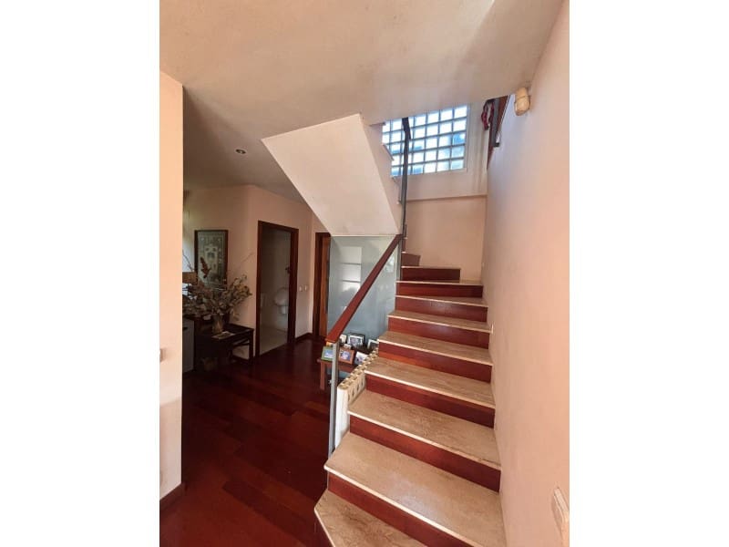 Chalet de 4 habitaciones en Arenys de Munt en venta con garaje - 625.000 € (Ref: 10061960)