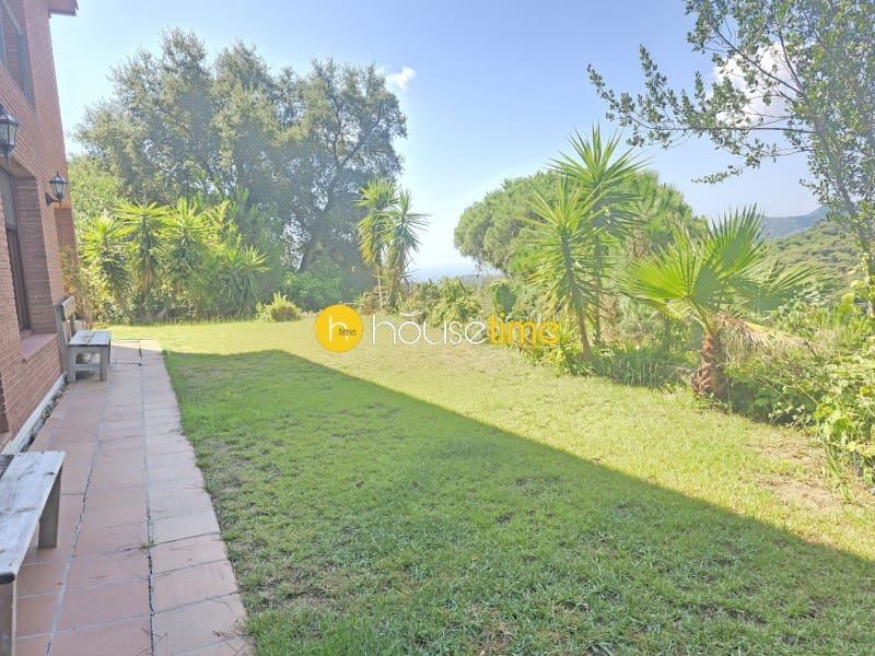 Chalet de 4 habitaciones en Arenys de Munt en venta con garaje - 625.000 € (Ref: 10061960)