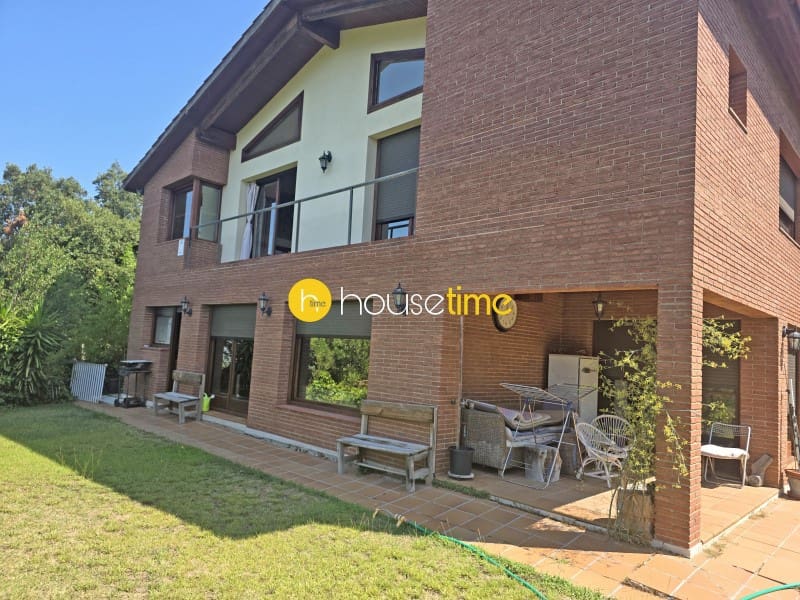 Chalet de 4 habitaciones en Arenys de Munt en venta con garaje - 625.000 € (Ref: 10061960)