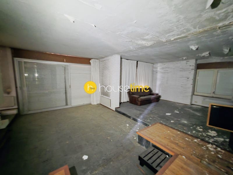 6 bedroom Villa for sale in Vilanova del Valles with garage - € 400,000 (Ref: 10061961)