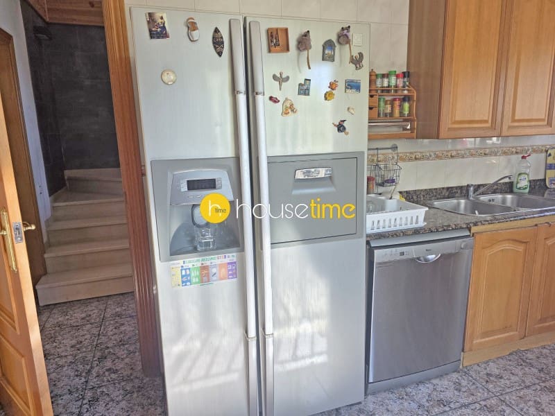 3 bedroom Villa for sale in La Roca del Valles with garage - € 467,000 (Ref: 10102464)