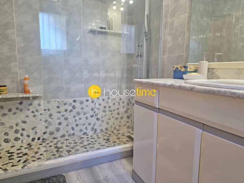 3 bedroom Villa for sale in La Roca del Valles with garage - € 467,000 (Ref: 10102464)